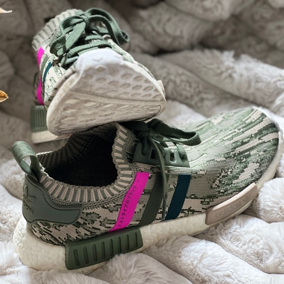 Adidas Originals NMD R1 Primeknit Green Glitch Camo Sneaker Shoes Women's US 10 - Picture 5 of 9